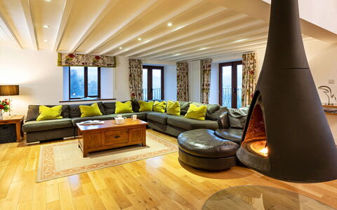 Bretherdale Barn: Meubilair, Interieur Ontwerp, Flooring, Verdieping, Bankstel, Hout, Woonkamer, Houten Vloer, Plafond, Kamer