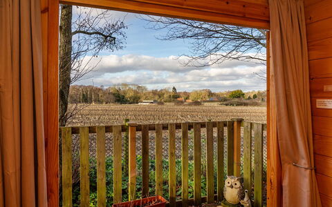 Pottles Retreat: Dek, Schaduw, Hardwood, Buitenmeubels, Balkon, Plank, Eco Hotel, Zwembad, Houten Vloer, Toevlucht