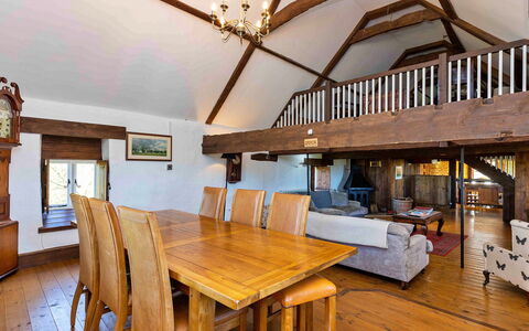 Fletland Mill: Dek, Schaduw, Hardwood, Buitenmeubels, Balkon, Plank, Eco Hotel, Zwembad, Houten Vloer, Toevlucht