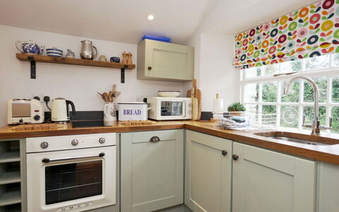 Old Lanvean Cottage: Appartement, Bergketen, Vallei, Alpen, Hotel, Bergdorp