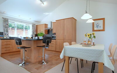 Little Dunley - Oaktree Cottage