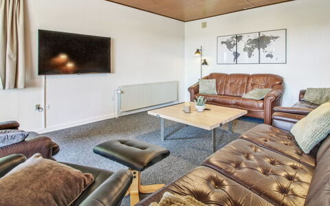 Drine - 19Km from the Sea: Hout, Dak, Huis, Huis, Architectuur, Siding, Land Lot, Verblijf, Schuur, Garden Gebouwen