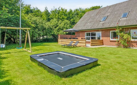 Drine - 19Km from the Sea: Hout, Dak, Huis, Huis, Architectuur, Siding, Land Lot, Verblijf, Schuur, Garden Gebouwen