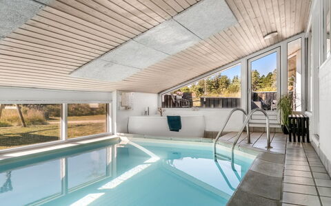 Greta - 2.5Km from the Sea: Hout, Huis, Veranda, Dek, Hardwood, Dak, Beits, Houten Vloer, Eco Hotel