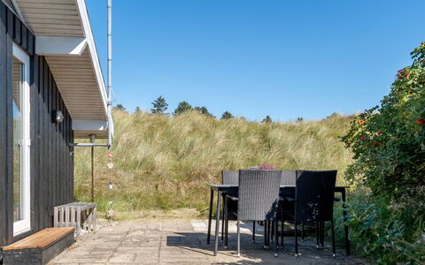 Greta - 2.5Km from the Sea: Hout, Huis, Veranda, Dek, Hardwood, Dak, Beits, Houten Vloer, Eco Hotel