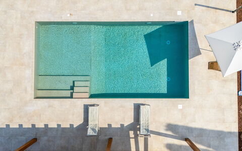 Villa Leone Reale: Blauw, Zwembad, Samengesteld Materiaal, Tegel