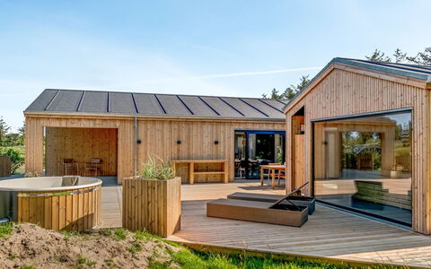Silja - 900M from the Sea: Gras, Grasland, Land Lot, Verblijf, Landelijk Gebied, Weide, Garden Gebouwen, Tuin, Schuur
