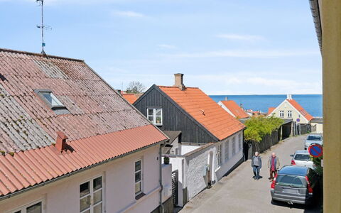 Elemine - 500M from the Sea: Dak, Huis, Huis, Verblijf, Deur, Siding, Landgoed, Gazon, Werf, Veranda
