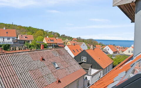 Elemine - 500M from the Sea: Dak, Huis, Huis, Verblijf, Deur, Siding, Landgoed, Gazon, Werf, Veranda
