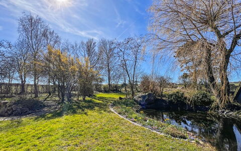 Singa - 600M from the Sea: Appartement, Condominium, Landgoed, Balkon, Villa, Hotel