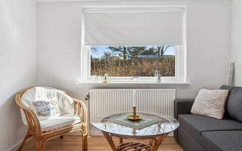 Keld - 350M from the Sea: Meubilair, Interieur Ontwerp, Textiel, Verdieping, Flooring, Verlichting, Huis, Woonkamer, Kamer, Raambekleding