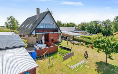 Lacey - 4Km from the Sea