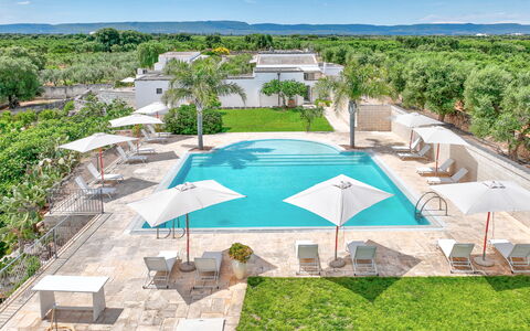 Masseria Lamagrotte By Raro Rooms: Zwembad, Toevlucht, Landgoed, Eco Hotel, Hacienda, Schaduw, Ligstoel, Buitenmeubels, Paraplu, Villa