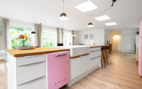 Albina - 650M from the Sea: Interieur Ontwerp, Keuken, Flooring, Countertop, Meubilair, Toestel Van De Keuken, Hout, Verdieping, Cabinetry, Plafond