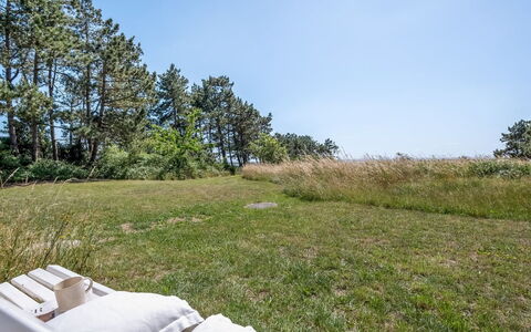 Tatianna - 100M from the Sea: Hout, Huis, Veranda, Dek, Hardwood, Dak, Beits, Houten Vloer, Eco Hotel