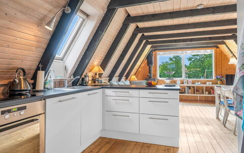 Annalia - 400M from the Sea: Hout, Hardwood, Houten Vloer, Zolder, Beits, Keuken, Plank, Vernis, Multiplex, Zolder