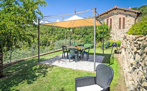 La Malva: Meubilair, Schaduw, Buitenmeubels, Tuin, Outdoor Structuur, Stoel, Eco Hotel, Buitentafel, Backyard, Werf