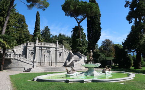 La Casa di Carlo: Tuin, Landscaping, Park, Landgoed, Gazon, Herenhuis, Evergreen, Botanische Tuin, Villa, Paleis