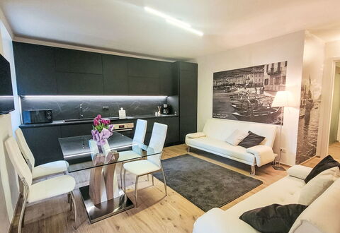 La Scaletta: Meubilair, Interieur Ontwerp, Flooring, Verdieping, Plafond, Kamer, Bankstel, Woonkamer, Verlichting, Appartement