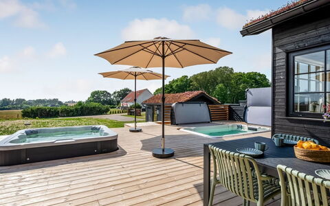 Adia - 650M from the Sea: Landgoed, Schaduw, Oprit, Boerderij
