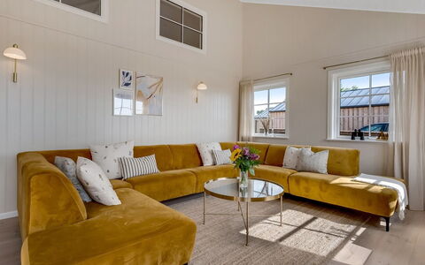 Adia - 650M from the Sea: Landgoed, Schaduw, Oprit, Boerderij