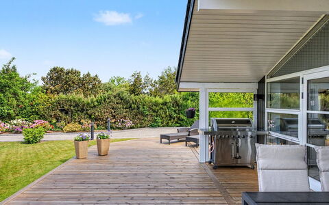 Frederikke - 875M from the Sea: Dak, Huis, Huis, Verblijf, Deur, Siding, Dek, Veranda, Plank, Hardwood