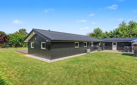 Frederikke - 875M from the Sea: Dak, Huis, Huis, Verblijf, Deur, Siding, Dek, Veranda, Plank, Hardwood