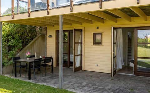 Rouwen - 120M from the Sea: Hout, Veranda, Balkon, Beits, Verblijf, Hardwood, Schaduw, Dek, Werf, Outdoor Structuur
