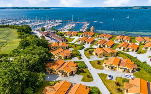 Rouwen - 120M from the Sea: Kust En Oceanic Landvormen, Zee, Kust, Boot, Watercraft, Dok, Oceaan, Jachthaven, Baai, Geluid