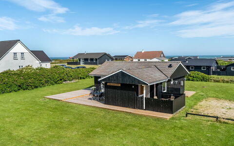 Leonard - 130M from the Sea: Gebouw, Huis, Dak, Huis, Architectuur, Woongebied, Verblijf, Land Lot, Landelijk Gebied, Siding