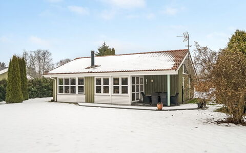 Henne - from the Sea: Hout, Huis, Veranda, Dek, Hardwood, Dak, Beits, Houten Vloer, Eco Hotel