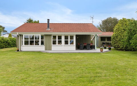 Henne - from the Sea: Hout, Huis, Veranda, Dek, Hardwood, Dak, Beits, Houten Vloer, Eco Hotel