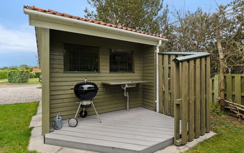 Henne - from the Sea: Hout, Huis, Veranda, Dek, Hardwood, Dak, Beits, Houten Vloer, Eco Hotel