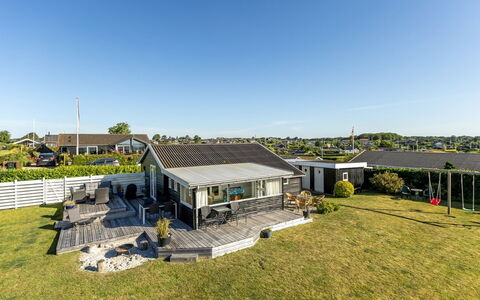 Raymond - 175M from the Sea: Landgoed, Schaduw, Oprit, Boerderij