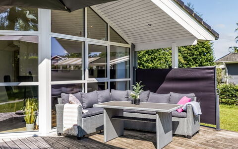 Alfwin - 300M from the Sea: Dak, Huis, Huis, Verblijf, Siding, Landgoed, Oprit, Garden Gebouwen, Werf, Schuur