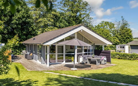 Alfwin - 300M from the Sea: Dak, Huis, Huis, Verblijf, Siding, Landgoed, Oprit, Garden Gebouwen, Werf, Schuur