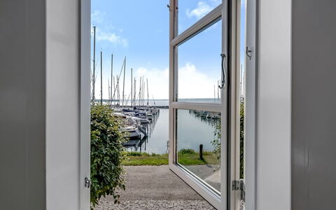 Ulvi - 15M from the Sea: Dak, Huis, Deur, Verblijf, Schaduw, Siding, Werf, Landgoed, Backyard