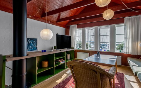 Ulvi - 15M from the Sea: Dak, Huis, Deur, Verblijf, Schaduw, Siding, Werf, Landgoed, Backyard