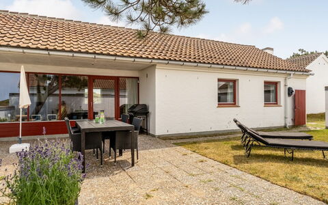 Aike - 1Km from the Sea: Hout, Huis, Veranda, Dek, Hardwood, Dak, Beits, Houten Vloer, Eco Hotel