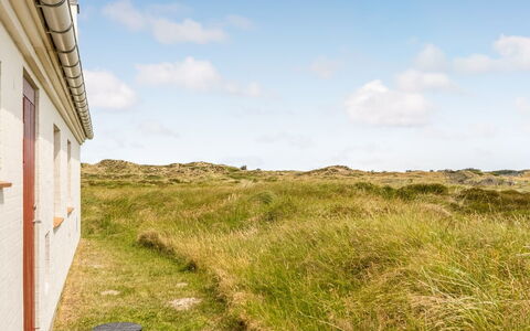 Aike - 1Km from the Sea: Hout, Huis, Veranda, Dek, Hardwood, Dak, Beits, Houten Vloer, Eco Hotel