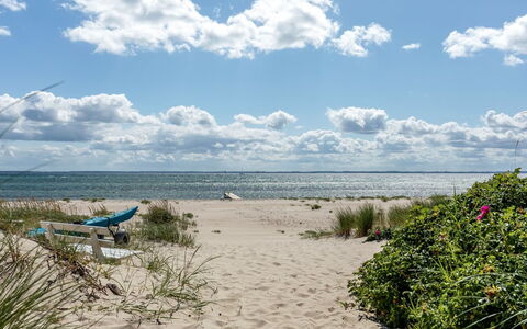 Frodde - 200M from the Sea: Lucht, Blauw, Water, Zwemwater, Strand, Natuurlijke Omgeving, Horizon, Kust, Wolk, Zomer