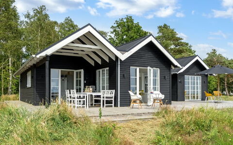Farman - 150M from the Sea: Hout, Huis, Veranda, Dek, Hardwood, Dak, Beits, Houten Vloer, Eco Hotel