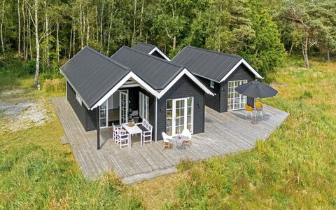 Farman - 150M from the Sea: Hout, Huis, Veranda, Dek, Hardwood, Dak, Beits, Houten Vloer, Eco Hotel
