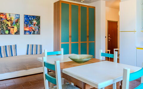 Casa al Lago: Meubilair, Interieur Ontwerp, Flooring, Hout, Verdieping, Kamer, Plafond, Eetkamer, Verlichting, Tafel