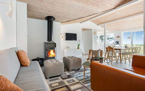 Donka - 25M from the Sea: Zwembad, Buitenmeubels, Meubilair, Toevlucht, Flagstone, Eco Hotel, Schaduw, Stoel, Vrije Tijd, Landgoed