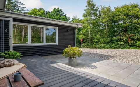 Donka - 25M from the Sea: Zwembad, Buitenmeubels, Meubilair, Toevlucht, Flagstone, Eco Hotel, Schaduw, Stoel, Vrije Tijd, Landgoed