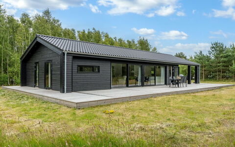 Sighvat - 300M from the Sea: Hout, Huis, Veranda, Dek, Hardwood, Dak, Beits, Houten Vloer, Eco Hotel