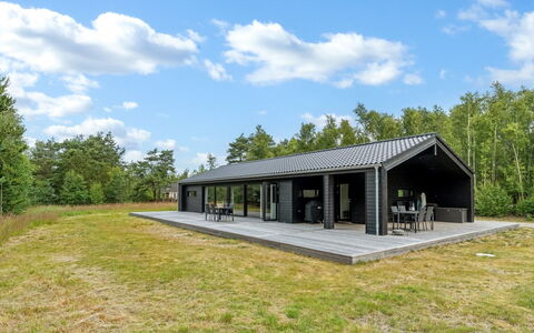 Sighvat - 300M from the Sea: Hout, Huis, Veranda, Dek, Hardwood, Dak, Beits, Houten Vloer, Eco Hotel