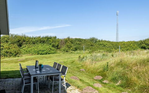 Ernesta - from the Sea: Gras, Grasland, Land Lot, Verblijf, Landelijk Gebied, Weide, Garden Gebouwen, Tuin, Schuur