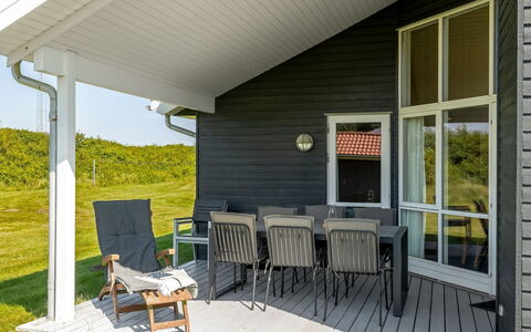 Ernesta - from the Sea: Gras, Grasland, Land Lot, Verblijf, Landelijk Gebied, Weide, Garden Gebouwen, Tuin, Schuur